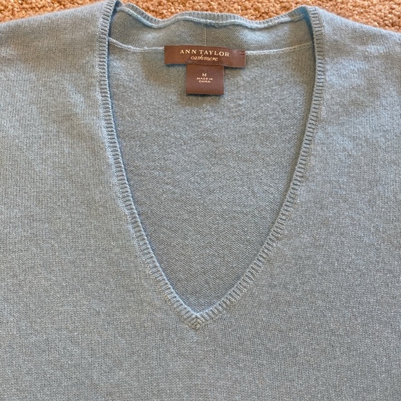 Ann Taylor V Neck Cashmere L/S Sweater Powder Blue Size Medium - Picture 6 of 8
